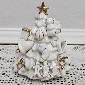 Mikasa White and Gold Christmas Tree Musical Figurine Sankyo Movement